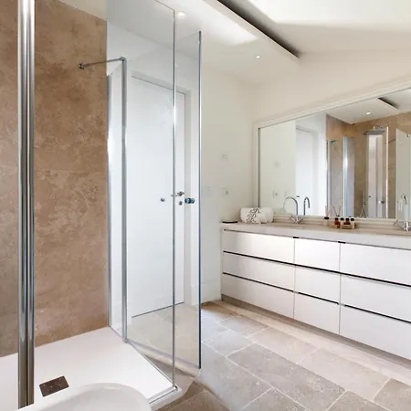 - Ebe Βίλα Σορέντο