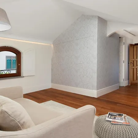 - Ebe Σορέντο