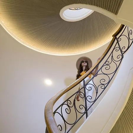 - Ebe Σορέντο