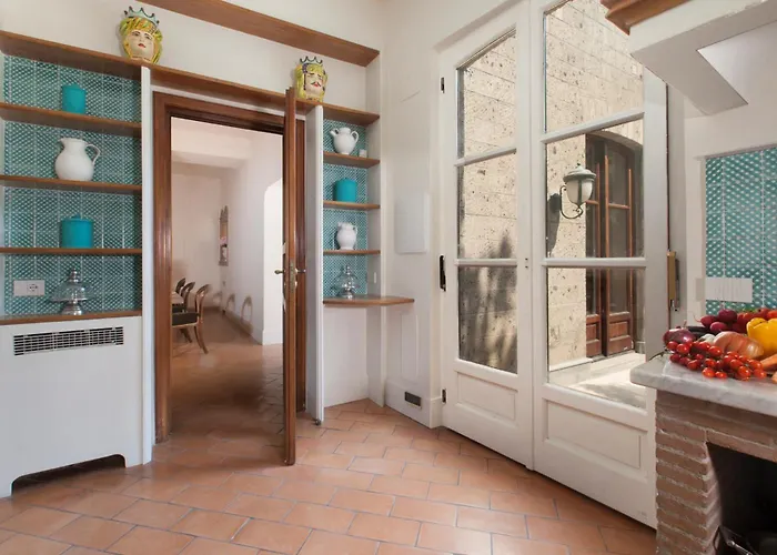 - Ebe Villa Sorrento